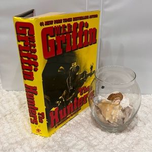 The Hunters by W.E.B. Griffin Novel HCDJ First Edition